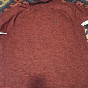 Men’s Oakley T-shirt